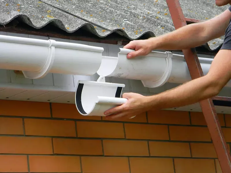How much does gutters replacement cost